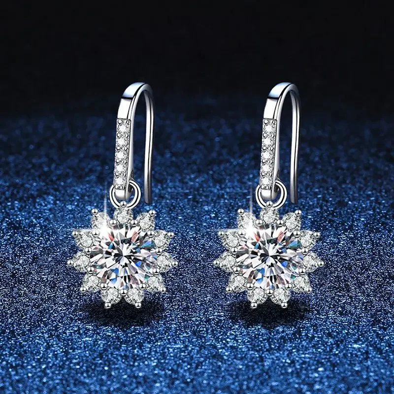 

18K gold diamond stud earrings new style earrings with sunflower 1 carat moissanite plated PT950 platinum earrings