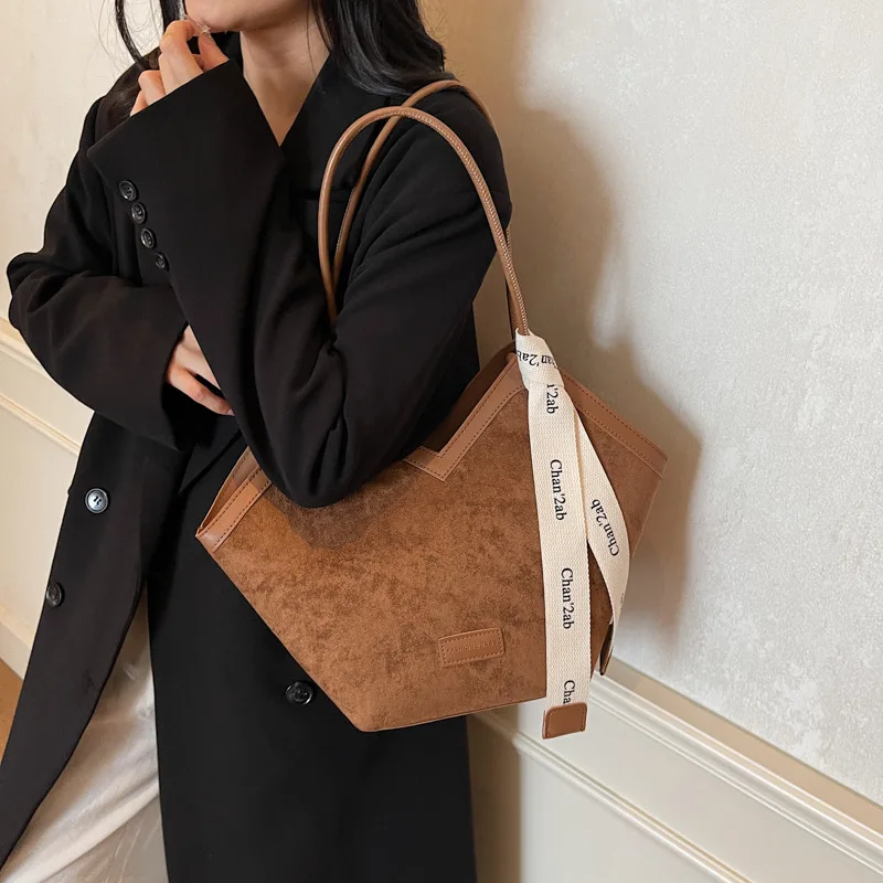 

New Korean Tote Bag Women's Fashion Large-capacity Shoulder Bag Casual Vertical Commuter Outdoor Versatile