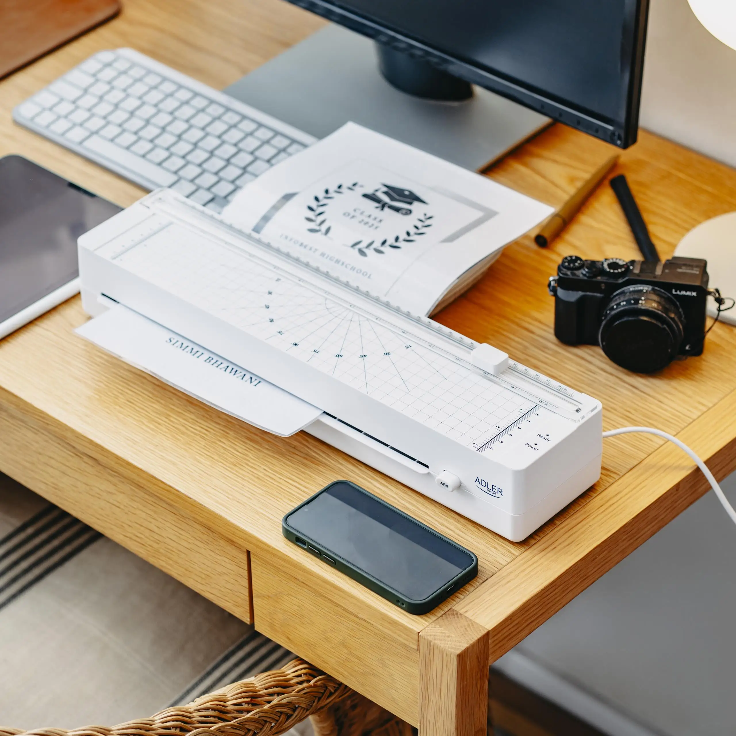 ماكينة تغليف بيضاء A3/A4 مع ماكينة تشذيب سريعة وآمنة، ونظام مضاد للخبز، ومجموعة كاملة