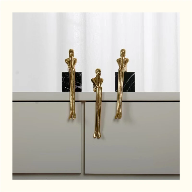 純銅と真鍮のフレンチハンドル,ワードローブのドアと引き出しのハンドル,クリエイティブなキャラクターデザインの装飾,金色の家具