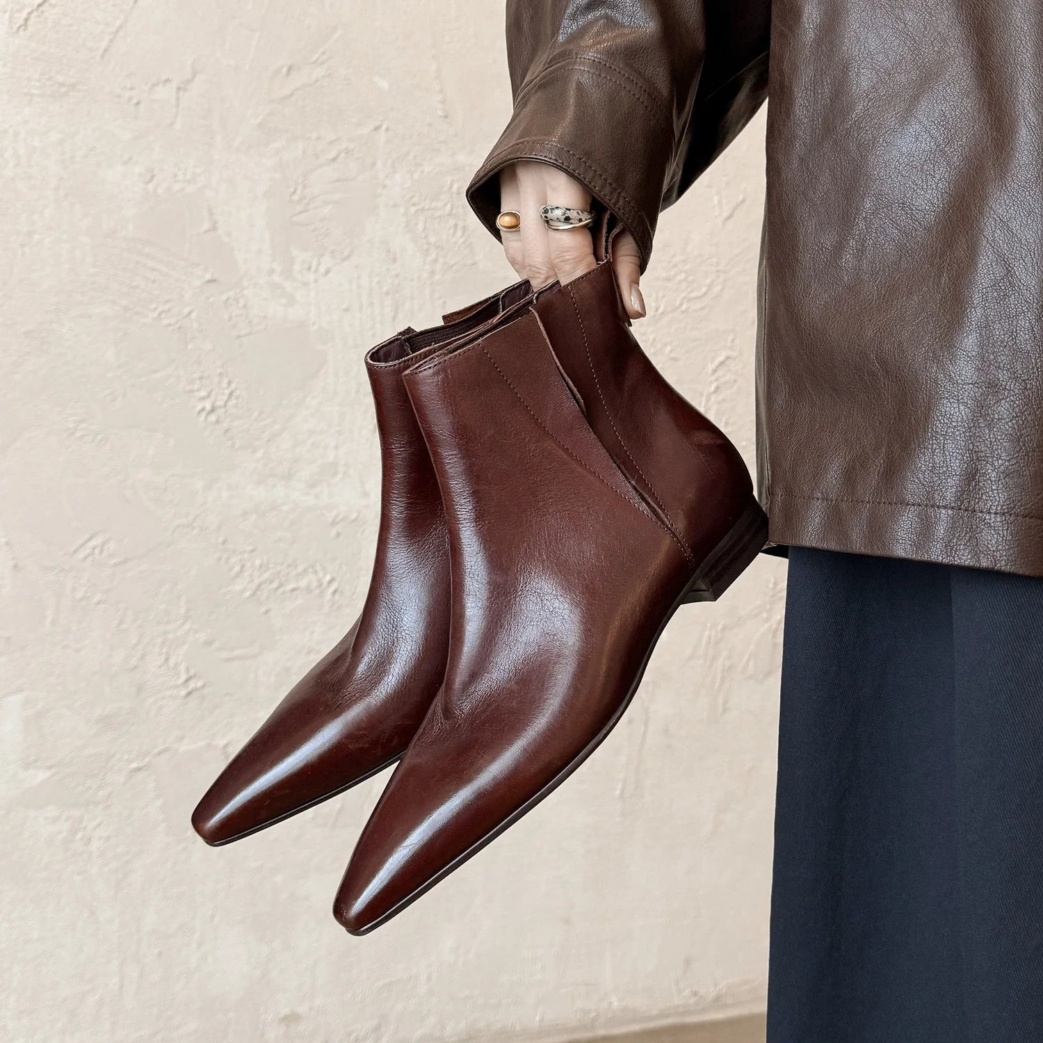 

2025 New Women Shoes Ankle Boots Genuine Leather Shoes for Women Pointed Toe Low Heel Shoes Modern Daily Boots Short Boots