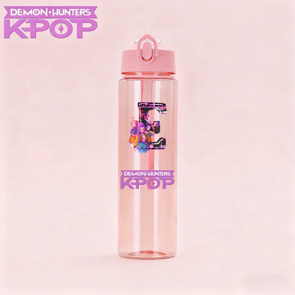 ขวดน้ำ Kpop Demon Hunters ขนาด 800 มล. ใหม่ พร้อมตัวอักษร A-Z แก้วน้ำหลอดดูดสำหรับสาวๆ แบบพกพา ขวดน้ำทรงน้ำเต้า ของขวัญ Kpop HUNTR/X