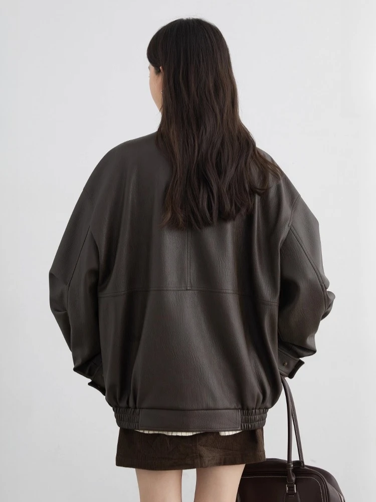 شيك فين المرأة معطف جلد صناعي فضفاض عادية جديدة ريترو يندبروف الوقوف طوق سبليت سترة بولي يوريثان الإناث خريف شتاء 2025 #6