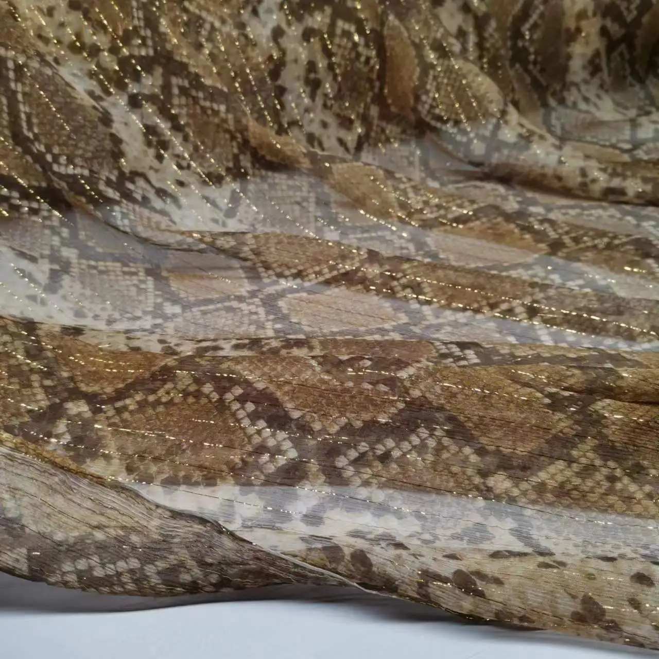 Snake Pattern Silk Fabric Shimmer Georgette Jacquard Shiny Silk For Saree Toub Scarf