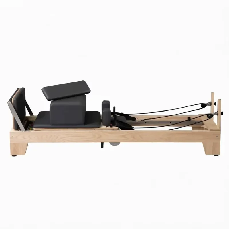 Silent Carriage Built-in Footbar Maple Reformer Inside Footbar Pilates Reformer Multifunctional Full Body Stretch Training