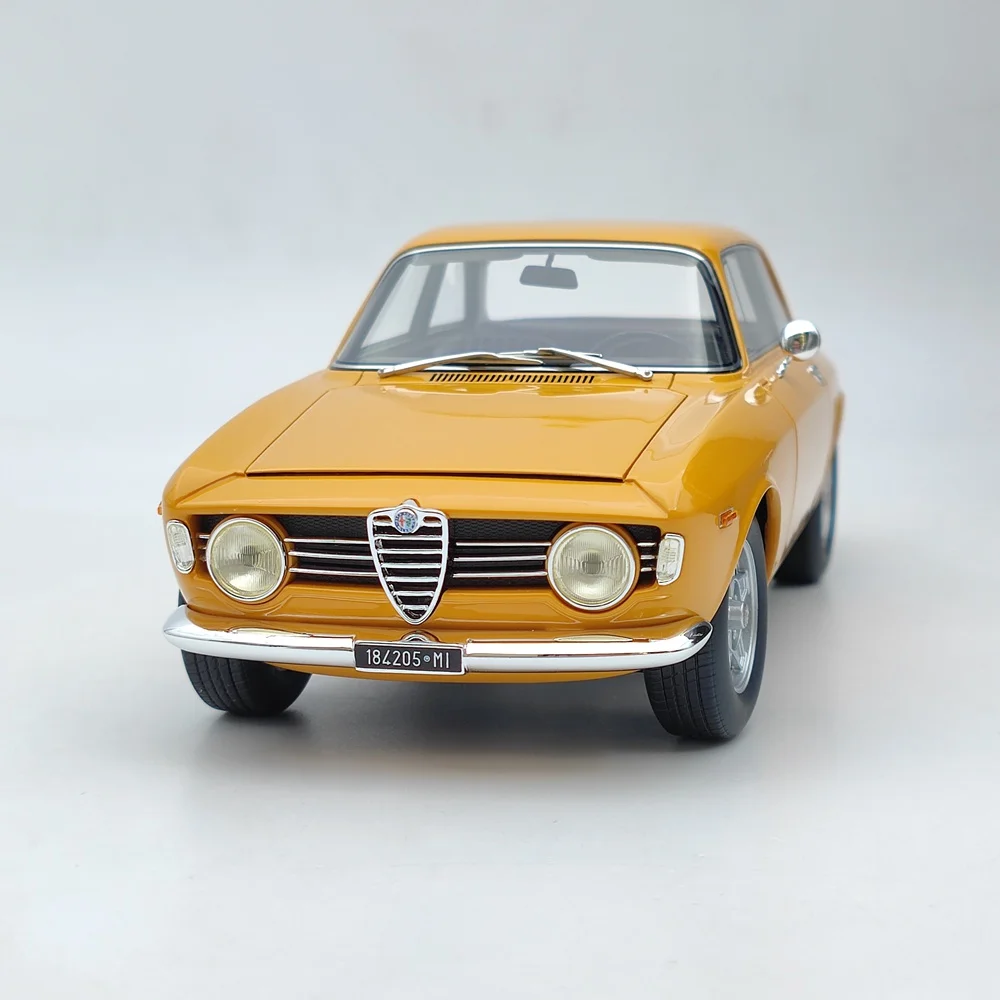 MITICA 1/18 1965 For Alfa Romeo Giulia Sprint GT 1600 Veloce Campagnolo Wheel 100011 Resin Model Car Limited Collection Toys