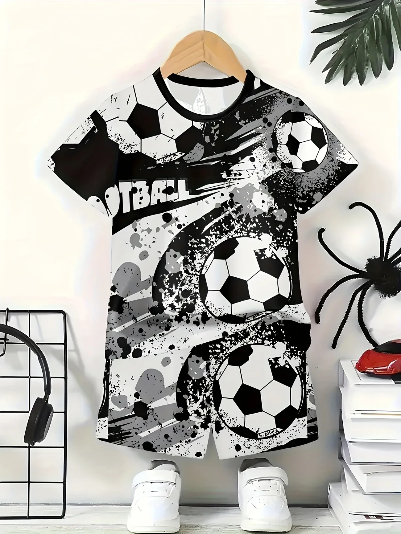 Fashionable 3D Printed Graffiti Pattern Casual Pullover Short Sleeved Shorts T-shirt, Boys' Outdoor T-shirt Shorts Set