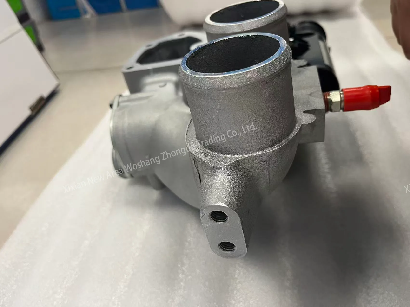 Truck Engine Parts Water Outlet Connection 5557893 3693182 5537344 5557893F 3698028