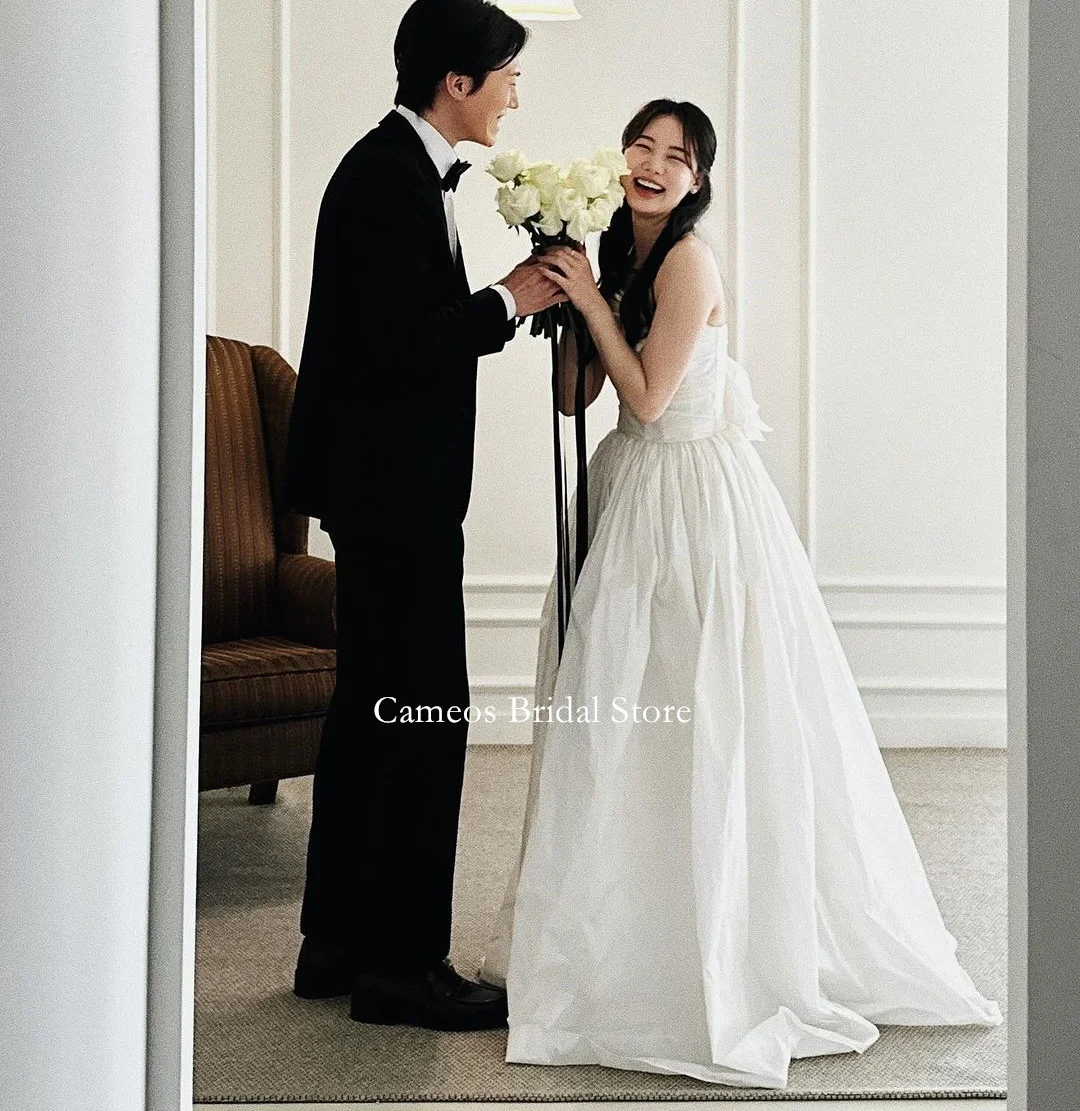 

SONDR Fashion Korea A-Line White Strapless Wedding Dresses Photo Shoot VINTAGE Elegant Sleeveless Taffeta Custom Bridal Gown