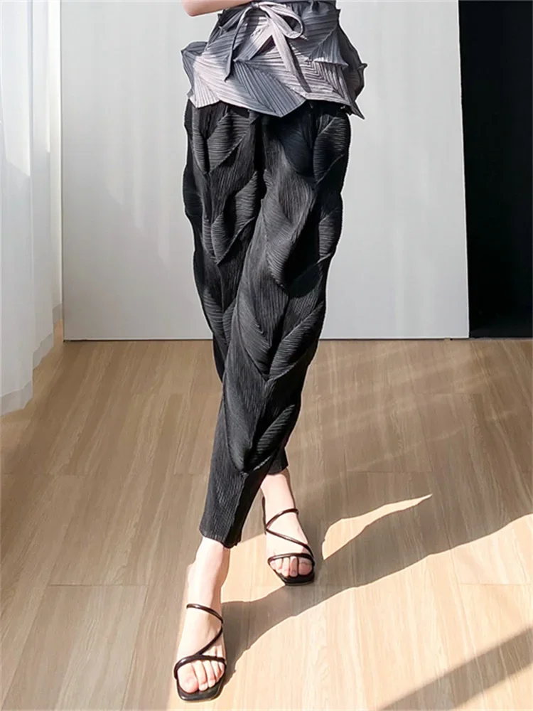 Miyake Pleated Casual Pants 2023 New Autumn Fashion Harem Nine-point Pants Women\'s High Waist Loose Versatile Twist Pants