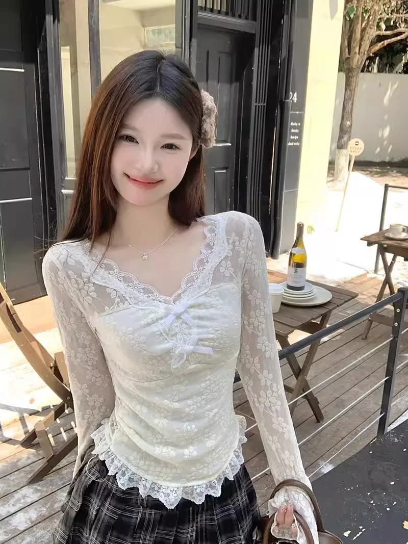 유니크한 V넥 레이스 티셔츠 여성용 봄 가을 겨울 시크 베이스 이너웨어 독특하고 아름다운 작은 탑