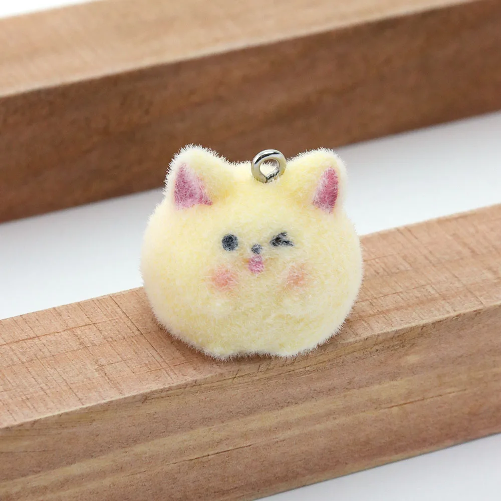 

20 шт. 3D плюшевая кукла-кошка, подвески из флокированной смолы, кулон в виде животного, подвески для изготовления ювелирных изделий, украшение для рюкзака, креативное изготовление ювелирных изделий