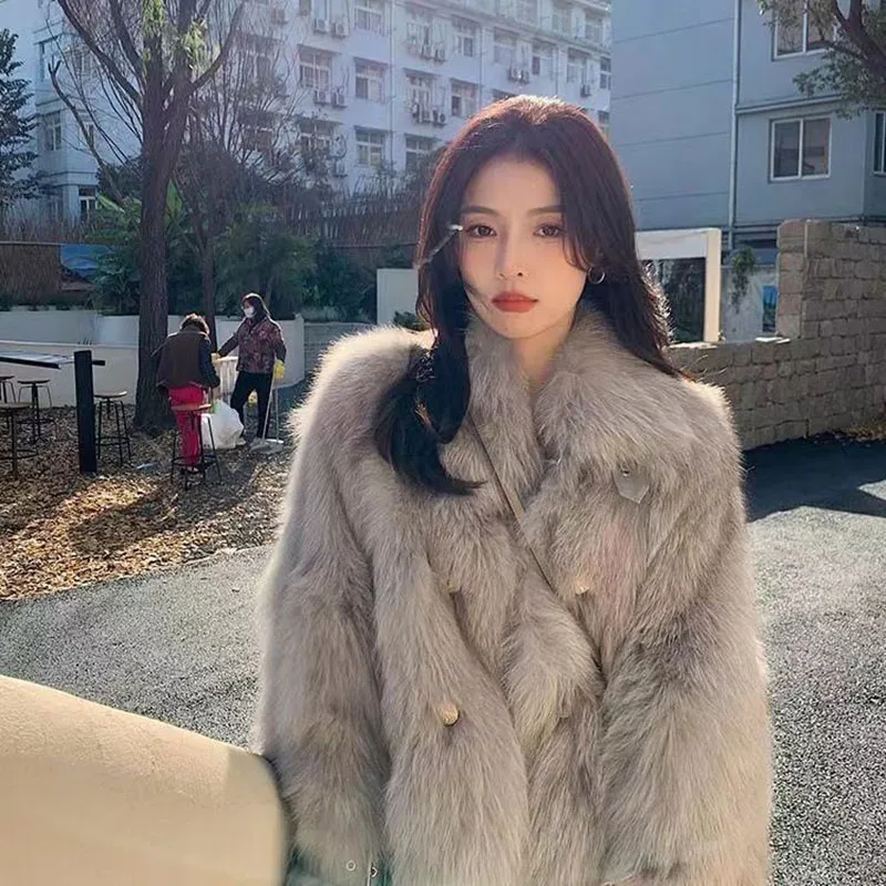 

Шуба из искусственного меха, женское зимнее новое модное меховое лисье универсальное светское маленькое плюшевое пальто в ароматном стиле
