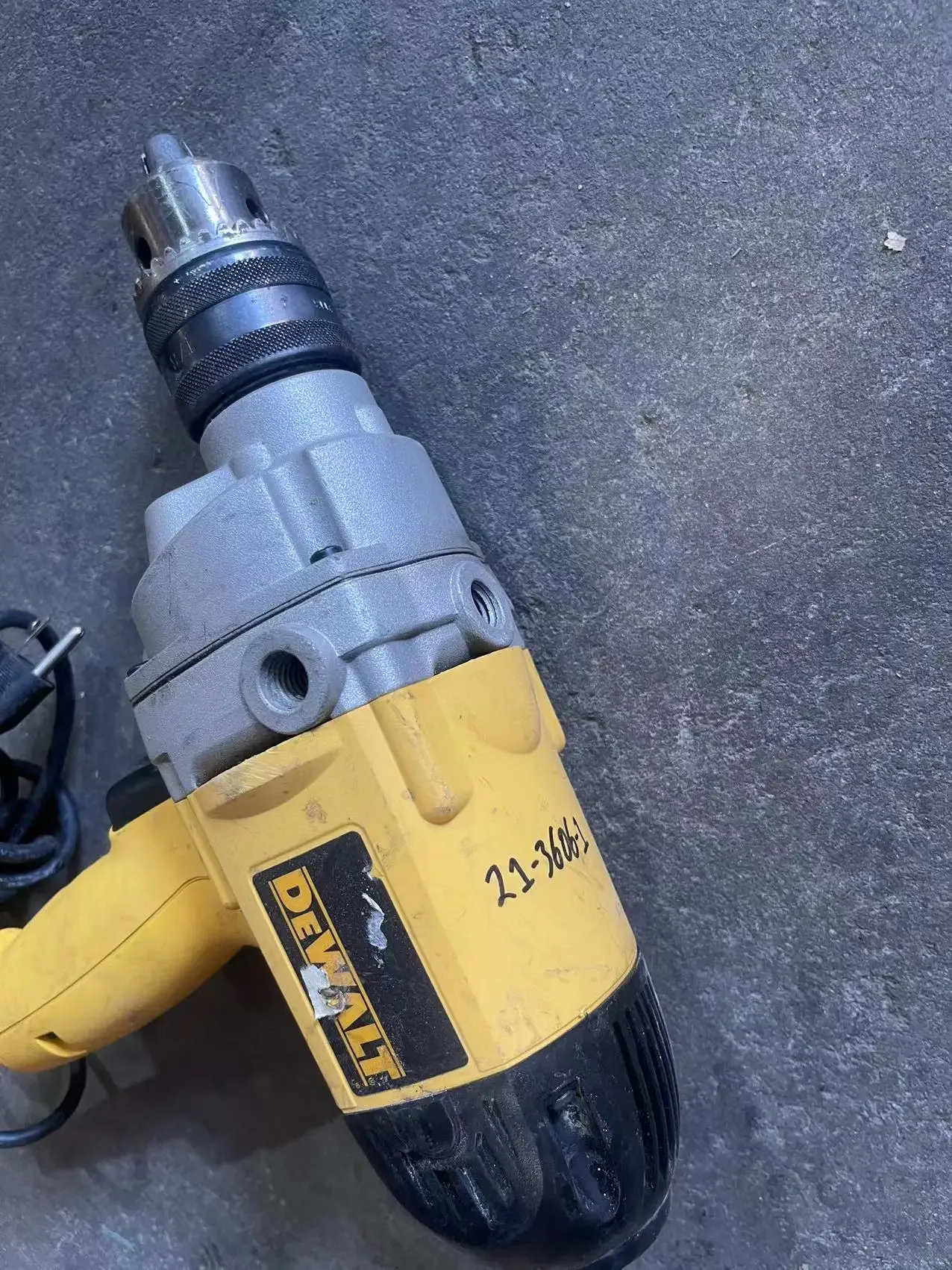 

DEWALT 2,5-дюймовая ручка-Лопатка для смешивания грязи, б/у