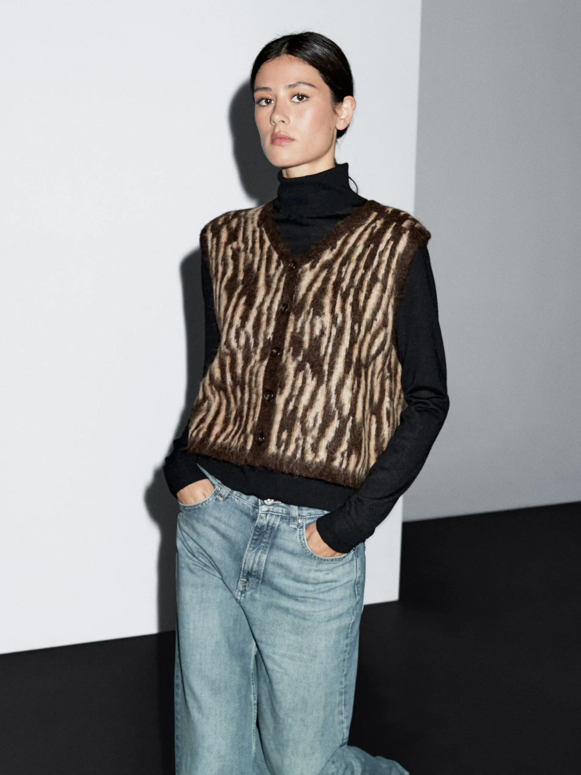 

Ethereal MD 2025 женский весенний новый стиль ретро и современного многослойного вязаного жилета с рисунком зебры