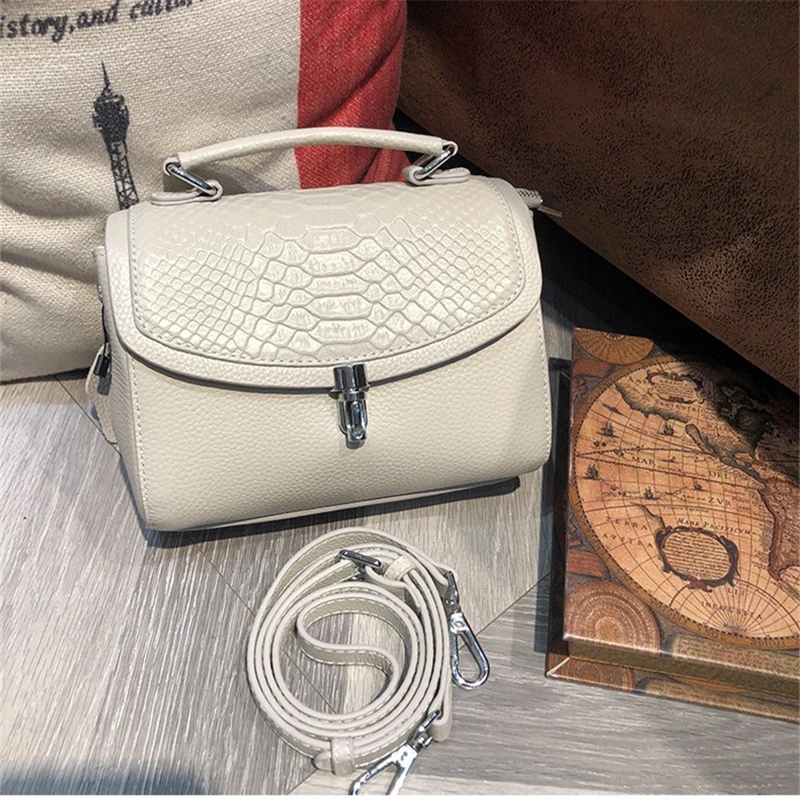 

Nesitu High Quality Black Red White Brown Blue Top Grain Genuine Leather Mini Women Handbag Female Shoulder Messenger Bag M66820