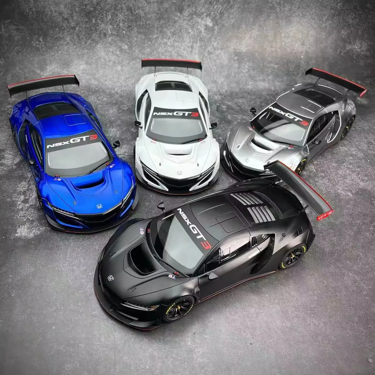 

AUTOART 1/18 HONDA NSX GT3 2018 Car model Sports car Send to a friend Holiday gift Spring Festival gifts