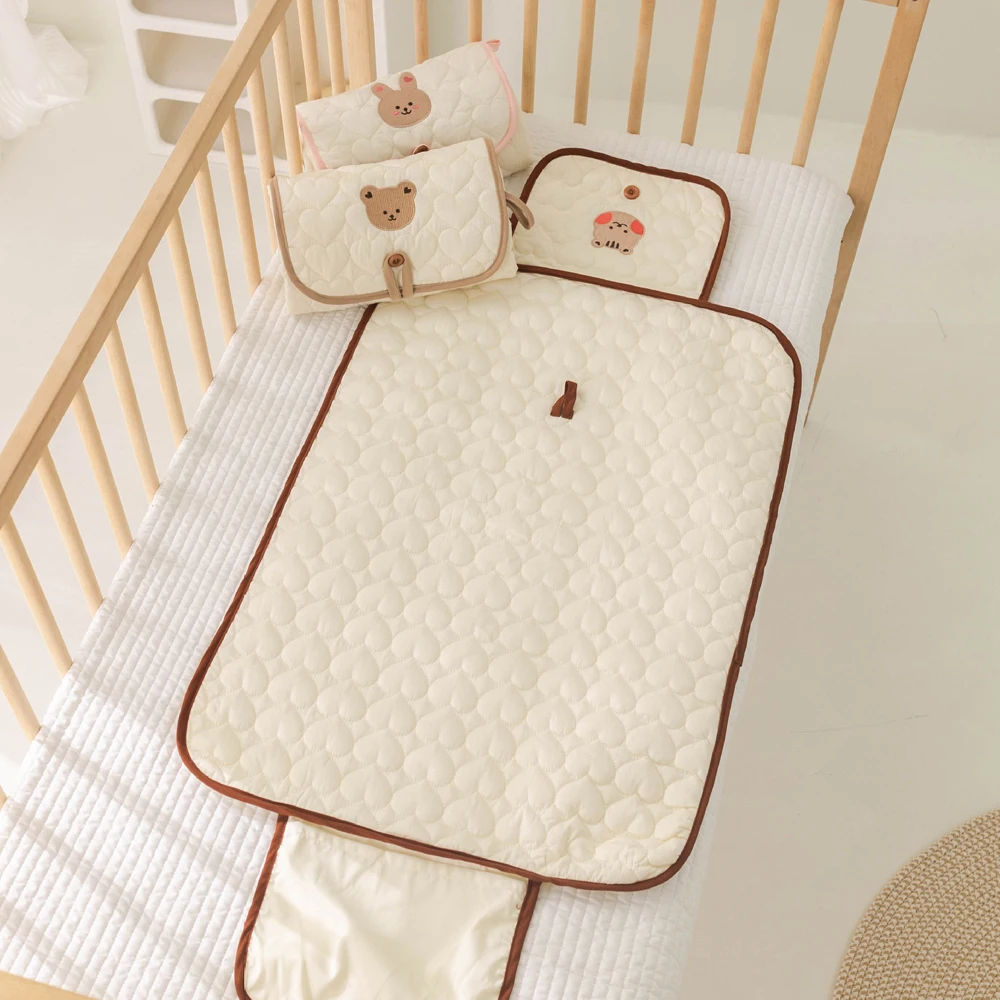 Bantalan pengganti bayi baru lahir lipat, Sarung katun tahan air beruang kelinci untuk tempat tidur bayi portabel 50*70cm