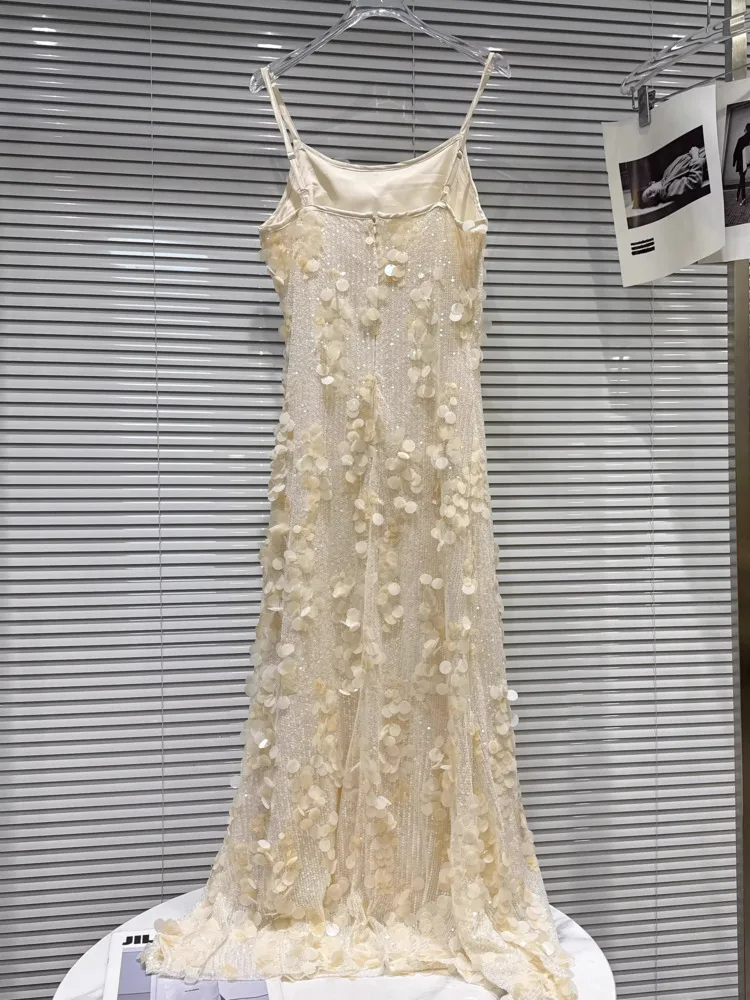 DDFG Damen-Sommerkleid, weiß, 3D-Blumenmuster, Cami-Maxikleid, ärmellos, elegant, formelle Partykleidung, 2025, trendiges, feminines Modekleid