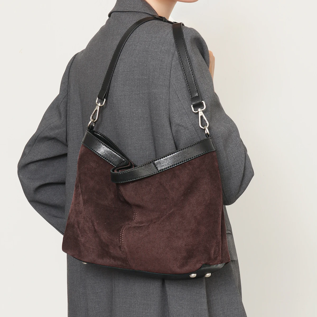 

Autumn and Winter New Style Frosted Versatile Tote Bag for Women, Large Capacity Handbag, Shoulder Bag, Crossbody Bag, Simple Commuter Bag for Women