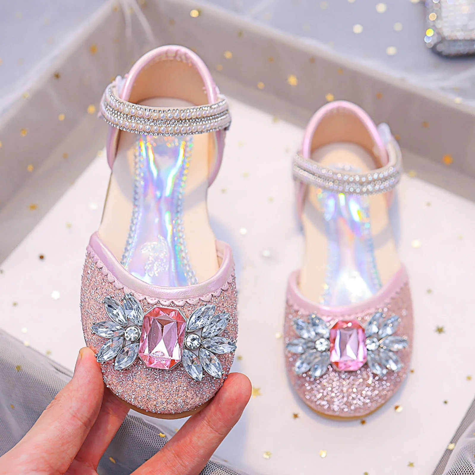 

Baby Toddler Sandals Girls Sandals Fashion New Patternw Cute Bright Diamond Decoration Light up Slippers for Toddler Girls