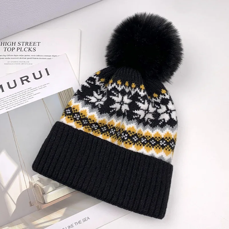 

Winter New Knit Hat Wool Ball Thick Velvet Cold Hat Versatile Outdoor Cold Protection Christmas Snowflake Hat Women 4m881