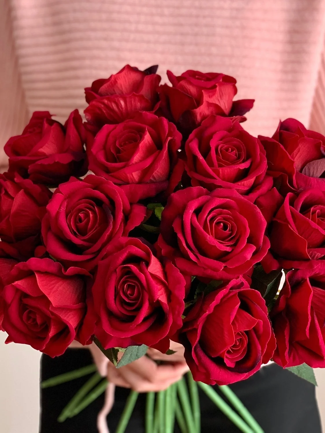

Romantic Red Rose Artificial Flowers Home Decor Handheld Bouquet Valentine's Day Gift Table Centerpiece Fake Flowers