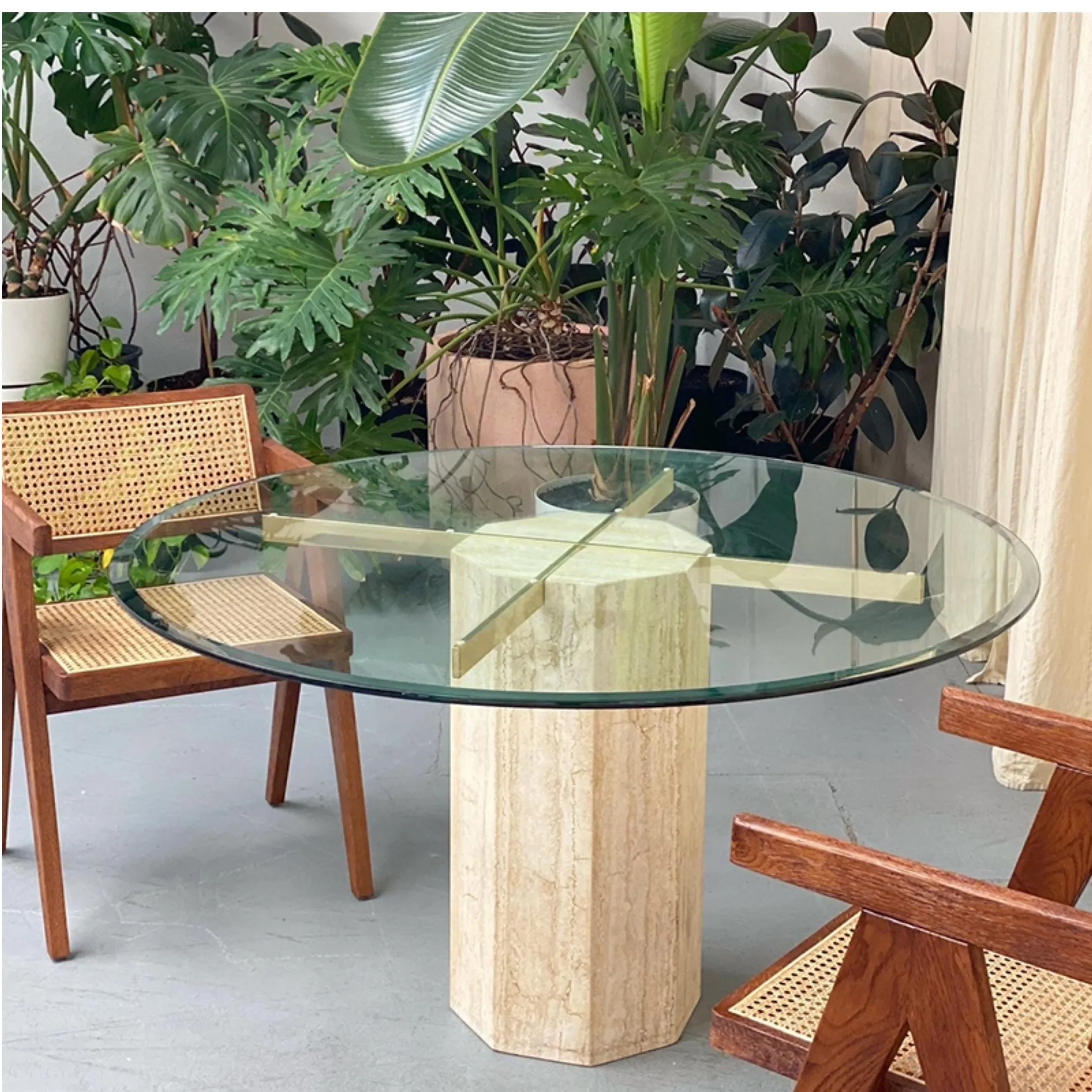 

Round yellow cave stone dining table modern simple small apartment dining table household designer negotiation table furniture