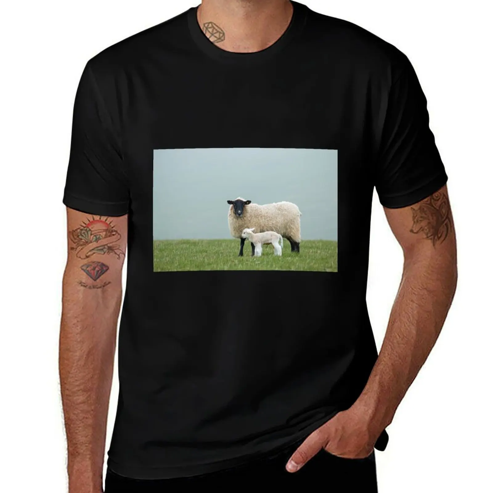 Ewe and Lamb T-Shirt Work Style Casual T-Shirt