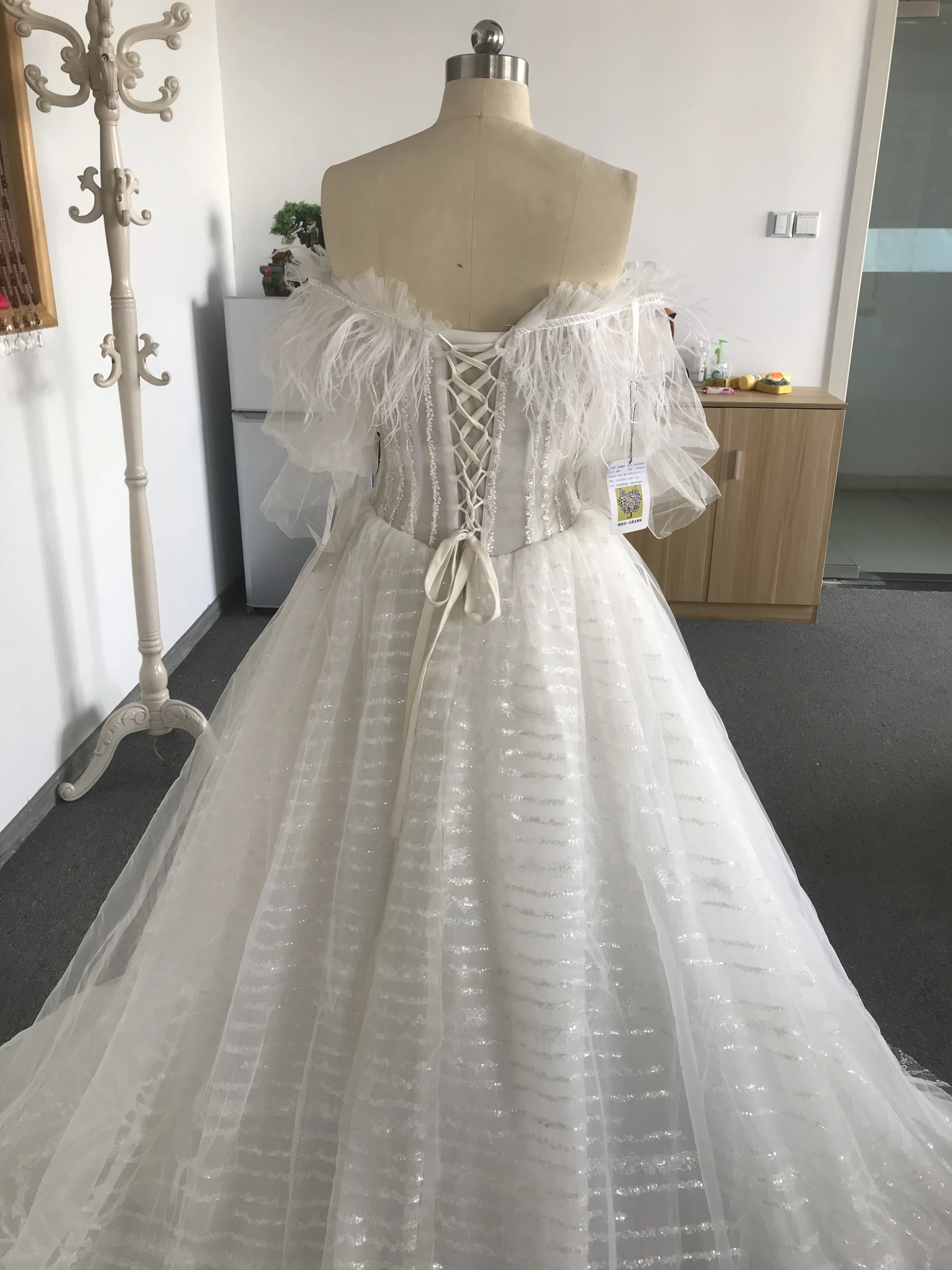 CloverBridal – Robe De Mariée plissée en mousseline et dentelle, bon marché, prête à être expédiée, avec des diamants, à prix réduit, nouvelle collection 1090