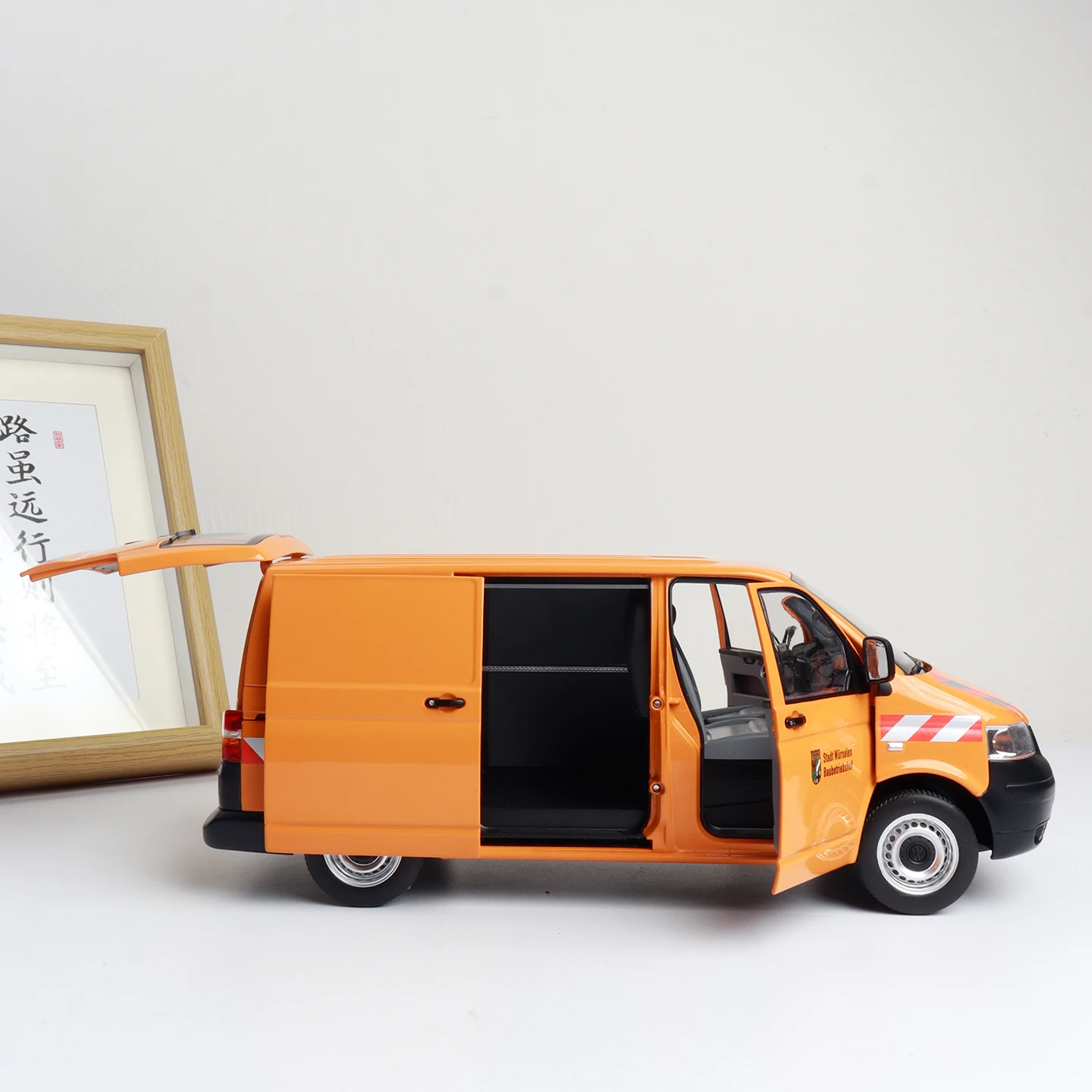 Norev 1:18 Volkswagen T5 Multivan Diecast Model German Post Van City Engineering Maintenance Transport Metal Miniature Car Toy
