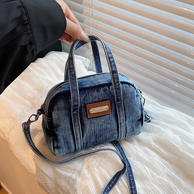 حقيبة يد صغيرة من قماش الدنيم بتصميم عتيق حقائب كروس نسائية صغيرة على الموضة 2025 حقيبة يد عصرية جديدة مع سحاب للإغلاق للاستخدام اليومي غير الرسمي #1