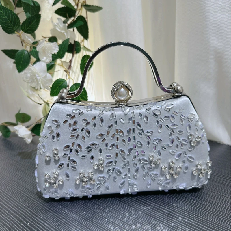 

Women Pearl Diamonds Evening Bag Luxury Sparking Rinestone Handbag Exquisite Bead Embroidery Clutch Bag Party Dinner Wedding Bag