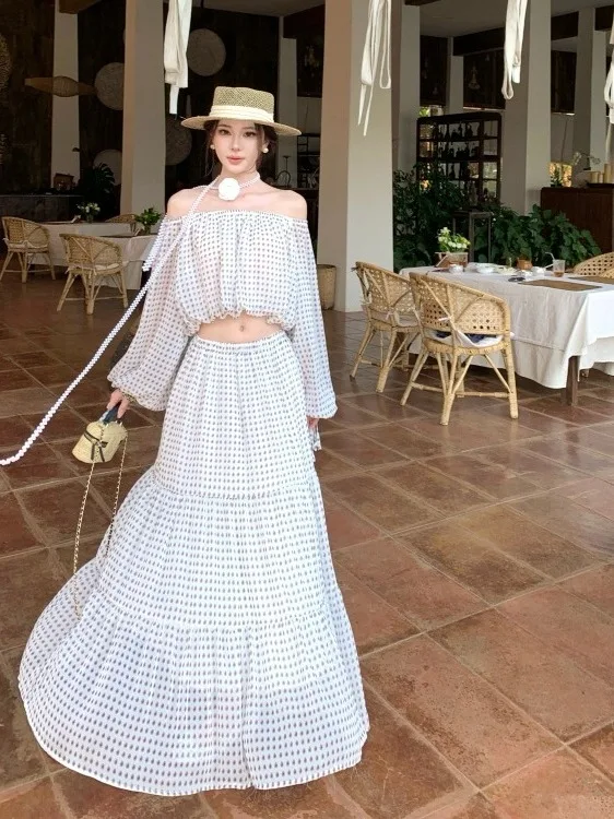

Polka Dot Long Sleeve One Shoulder Short Top Island Vacation Loose Feelings Outfit Set Half Skirt Casual Style Summer Fashion