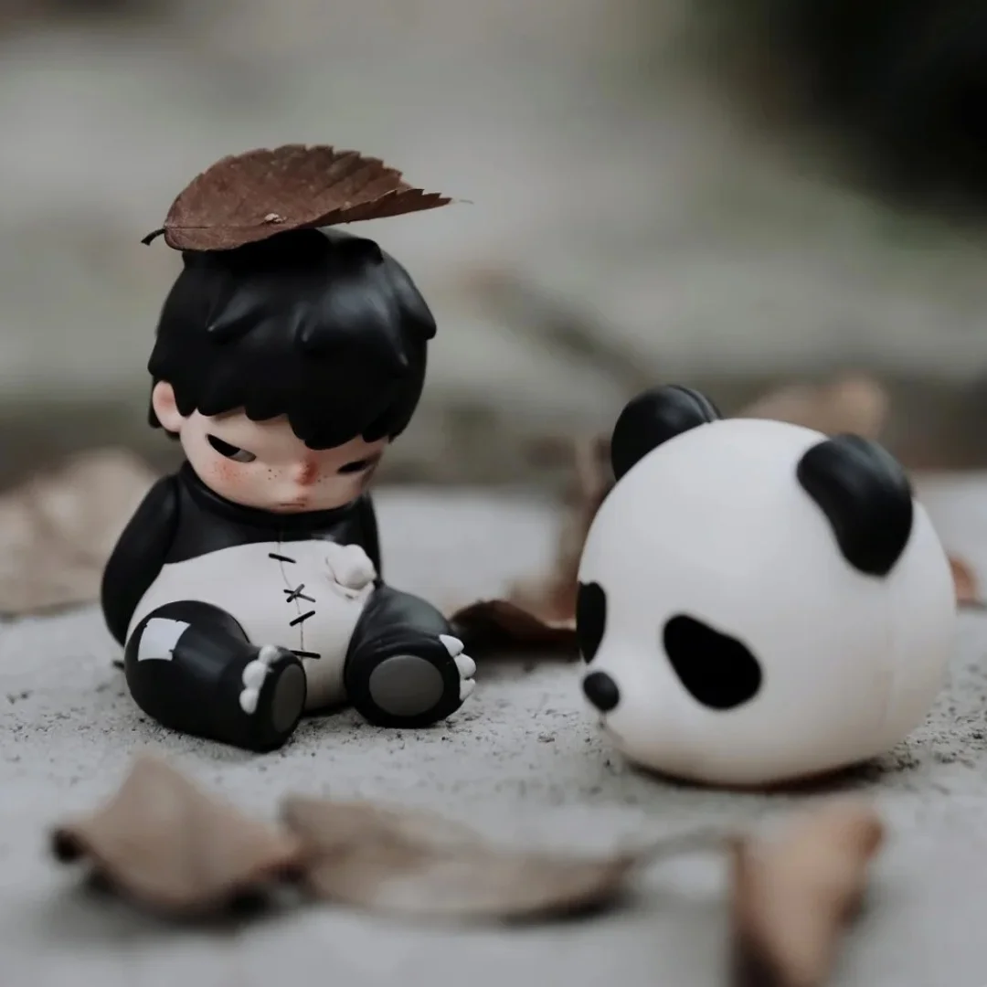 ของแท้ตุ๊กตา Hirono Panda อะนิเมะรูปลิฟท์สะสมตกแต่งโต๊ะเครื่องประดับน่ารัก Hirono Figurine คริสต์มาสของขวัญ