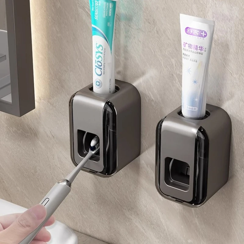 

Fully automatic toothpaste squeezing artifact, no punching toothpaste rack
