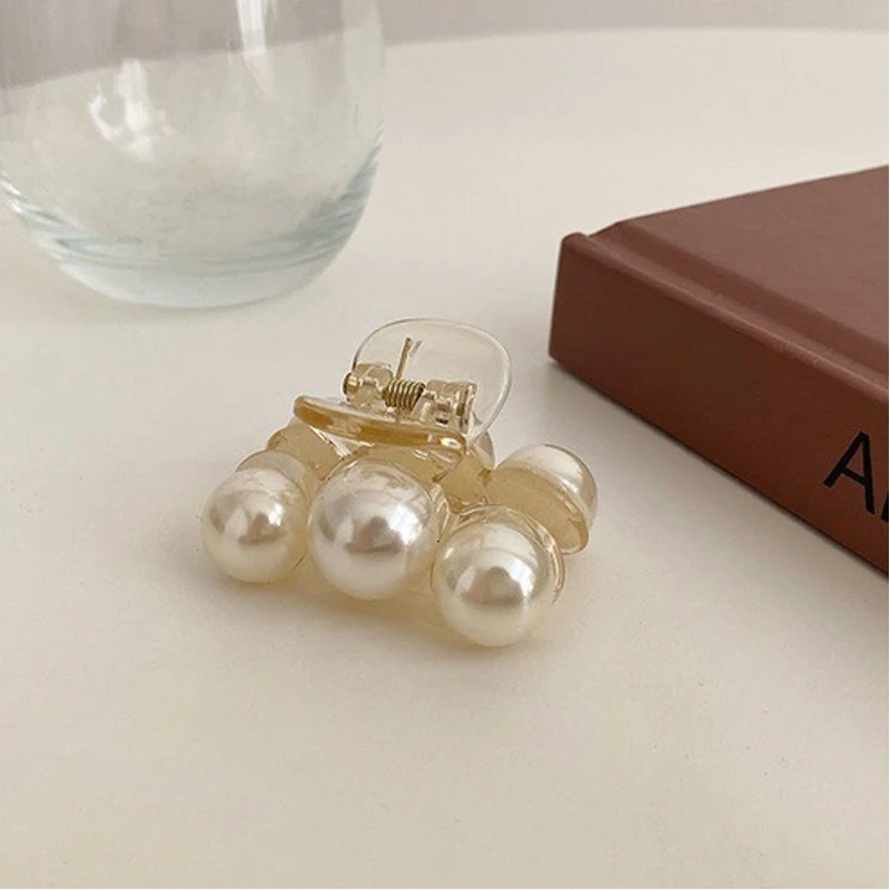 Sweet Mini Round Pearl Hair Clips for Women Girls Hair Claw Chic Barrettes Claw Crab Hairpins Styling Fashion Hair Accessories