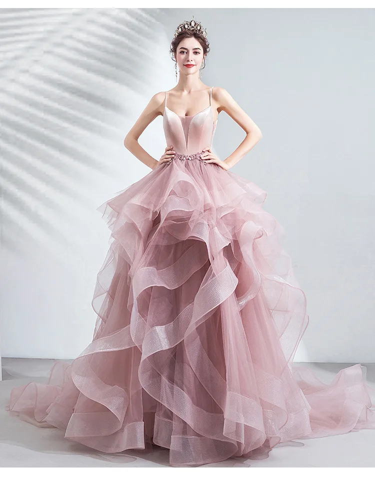 Vestido de novia Rosa único, vestido de quinceañera de línea A hinchada, cuello en V, apliques, correa de espagueti, volantes escalonados, vestido de graduación graduati