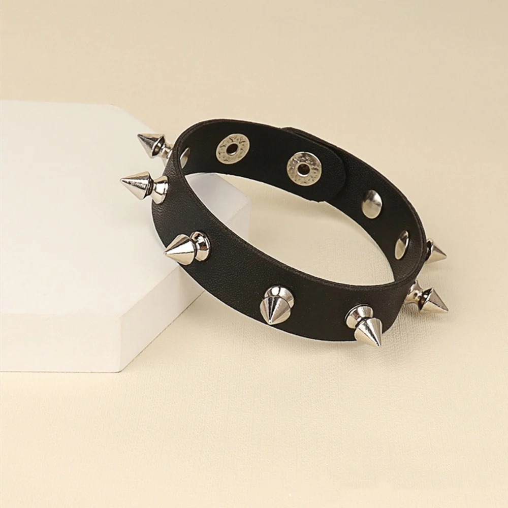 Pulseiras Emo Góticas Pretas para Homens e Mulheres, Rebites Punk Gothic Spike, Pulseiras de Couro PU, Presente de Jóias, Novo, 3Pcs, Conjunto