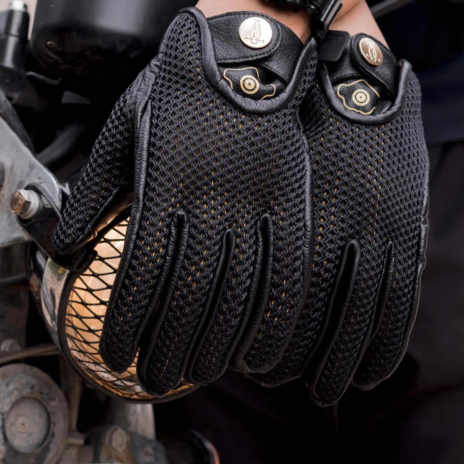 

Breathable Goatsheep & knit Mesh Motorcycle Gloves for Summer Riding - Lightweight, Reinforced Perforated Leather Grip Luvas