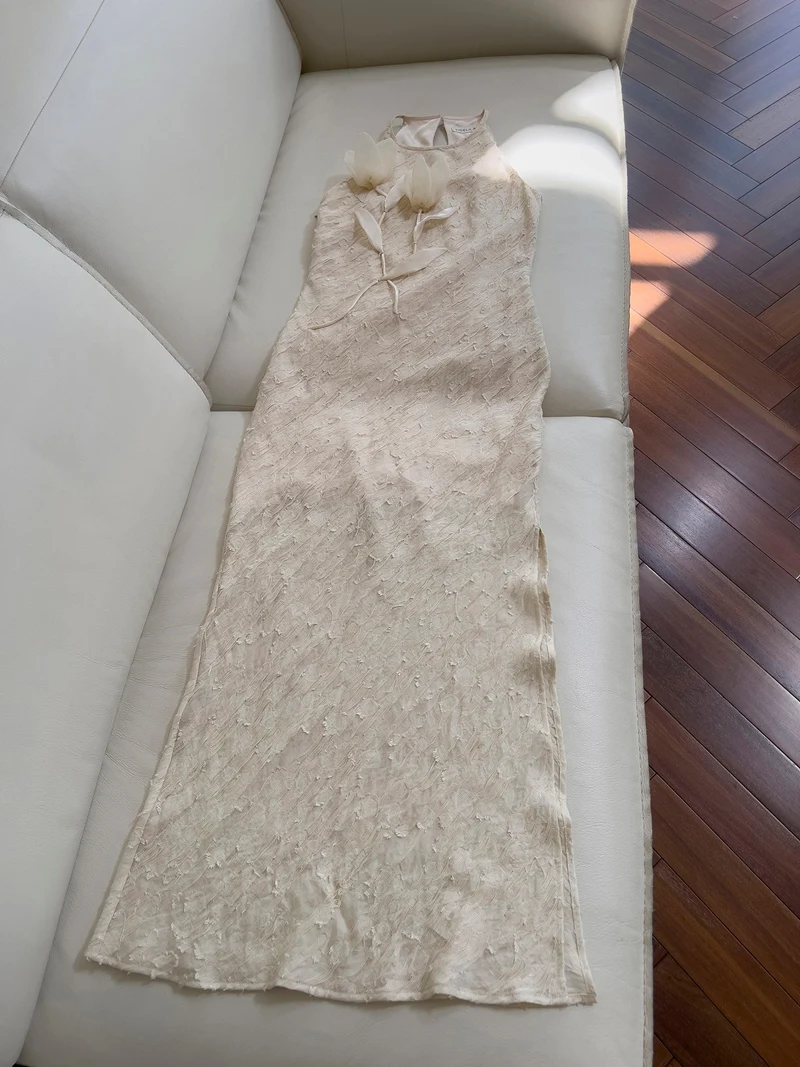 

Ele Классический китайский легкий шелковый вышитый SlimFit T пошивный танцевальный напольный готовый миди Dr в Winsome White