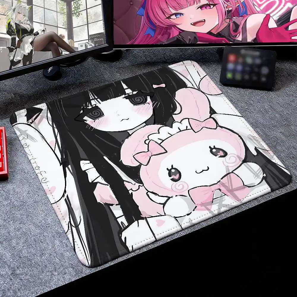 Cute Kawaii Anime Girls Small Mouse Pad Pink Pastel Manga Desk Mousepad, Non‑Slip Rubber Base Mini Mat