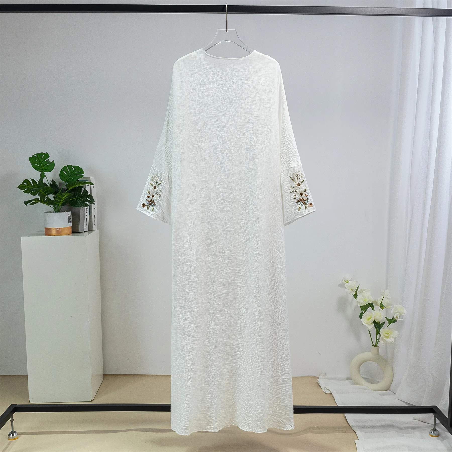 Ethnic Embroidery White Abaya Dubai 2024 Modest Open Kimono Abaya Cardigan Femmes Robes Ramandan Musulmane Women Islam Clothing