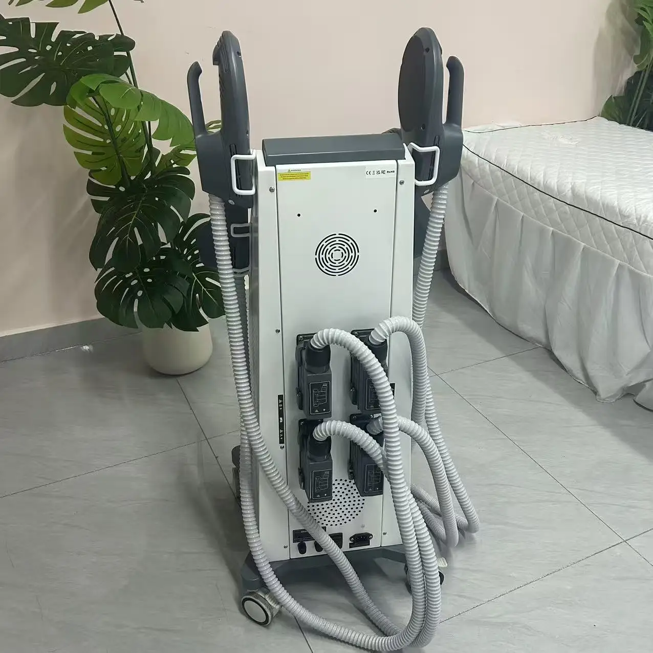 

EMS Магнитный скульптор для тела Неинвазивный жир Нацеление прочности сердечника Силовое здание Натуральный спортивный контур Формирование