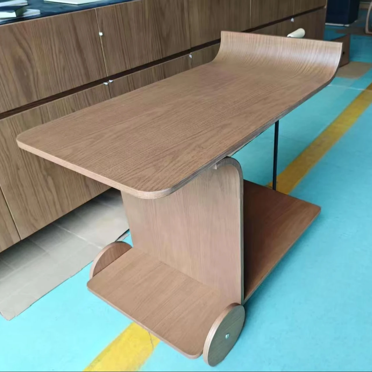 Modern design mobile bar and beverage service trolley for restaurant and hotel furniture
