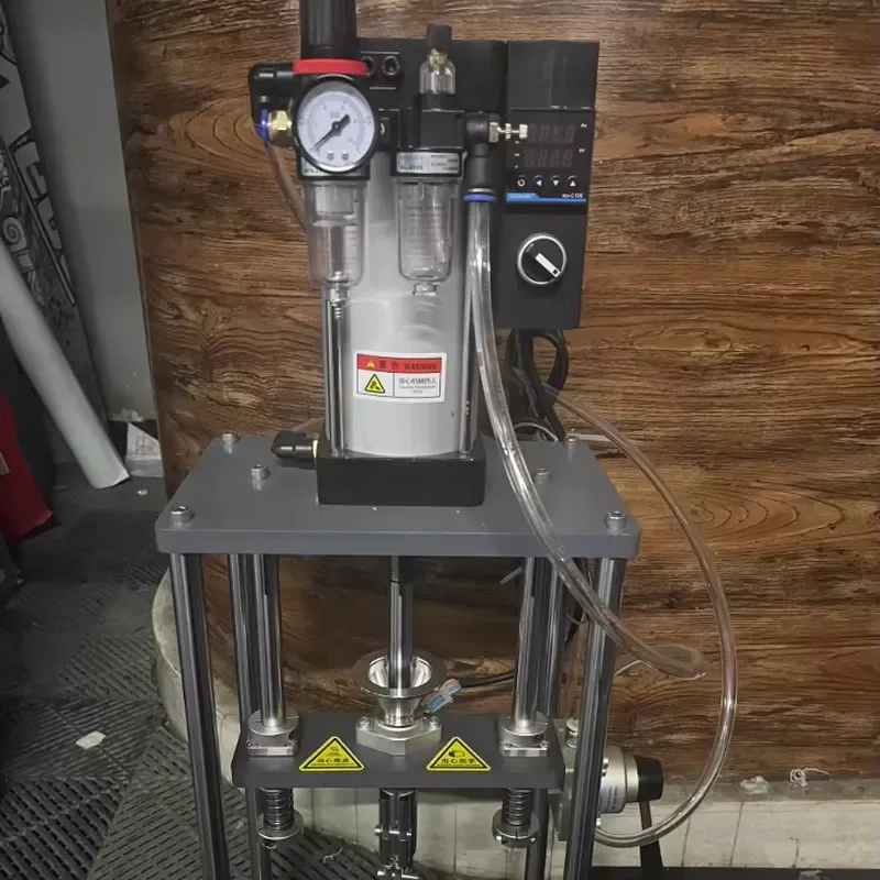 Mini Pneumatic Molding Machine for Plastic Parts, Household Appliances, Cables, Data Lines, and Connector Molding
