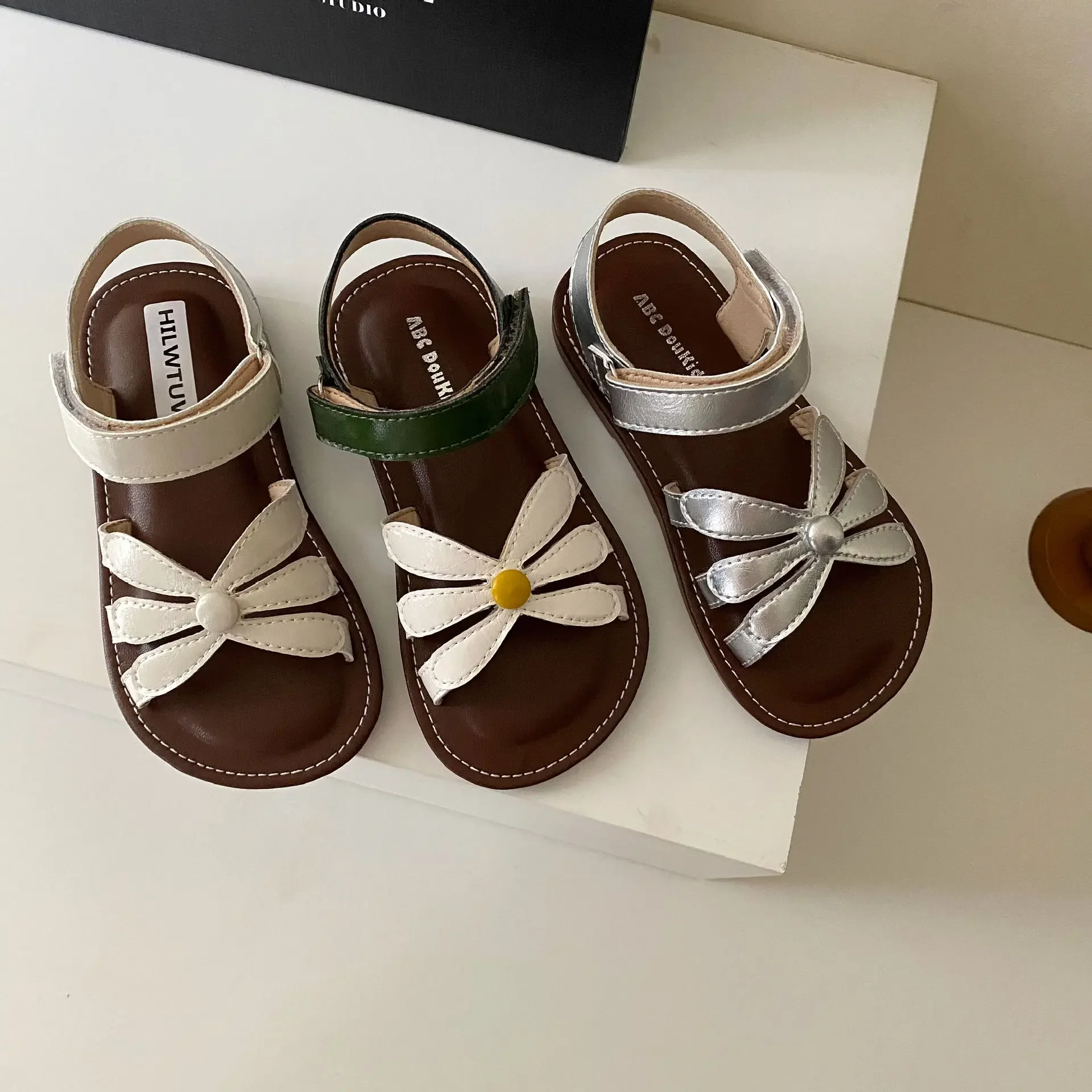 

2025 Summer New Girls Sandals Children Comfortable and Versatile Princess Sandals Little Girl Non-slip Soft Bottom Beach Shoes