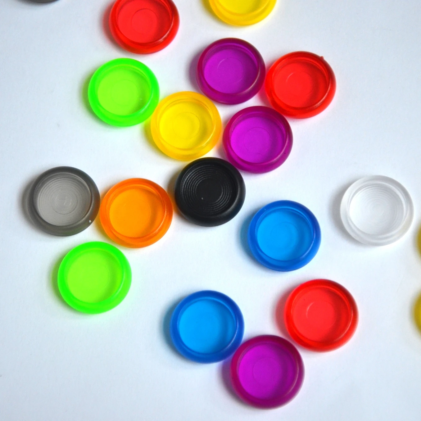 12pcs 18Mm Plastic Binding Disc Notebook Mushroom Hole Button Notepad Plastic Loose-leaf Coil Buckle Colorful Binder Ring
