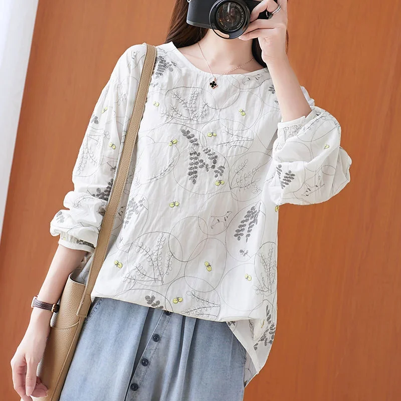 Women's Autumn Loose Base Shirt Covering Flesh to Make Them Look Slimming Lantern Sleeve Embroidered Top