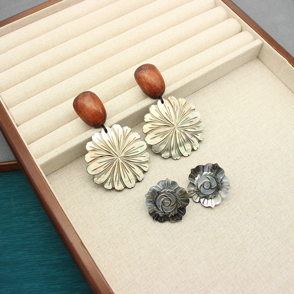 

Natural white shell flower earrings for women